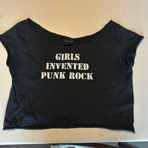 Brandy Melville Girls invented punk rock cropped tee